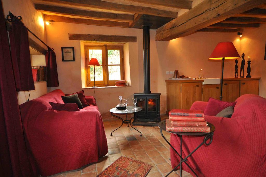 Chalais  Domaine Du Ris De Feu Chambres D'Hotes De Charme الغرفة الصورة